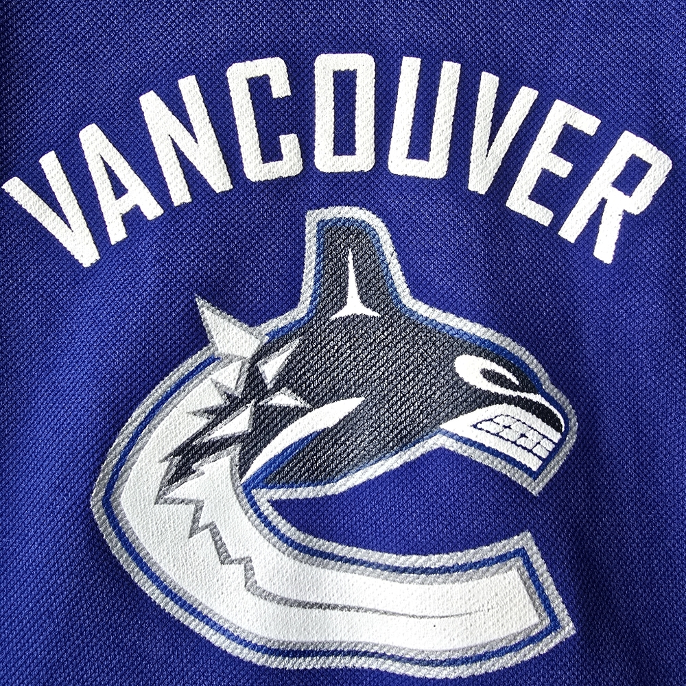 Vancouver Canucks NHL Hockey Reebok Green Blue Jersey Womens Small - Picture 4 of 9